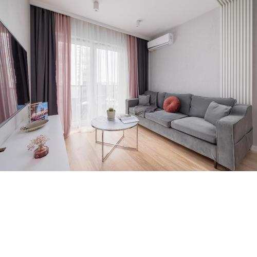 Vetulaniego Apartment with Air Conditioning & Parking by Renters Prestige