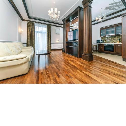 View apartment on the main street Khreshchatyk 17