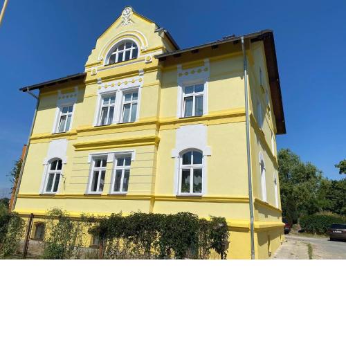 VILA GALA ubytování apartmány v secesní vile soukromé PARKOVÁNÍ u domu ZDARMA