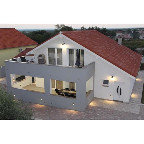 Vila Jela Poličnik