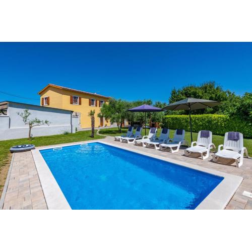 Vila Rimanici, a wonderful and sunny pet friendly villa