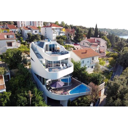 Vila Tina in Pula, Istrien