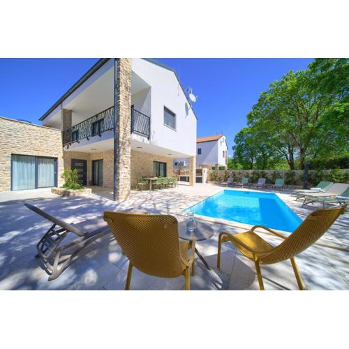 VILLA - BELLISSIMA Malinska with private heated pool and table tennis - smart TV