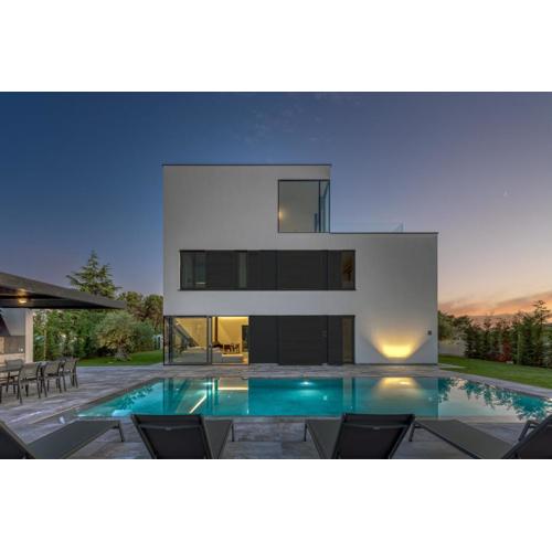 Villa A in Fažana for 8 plus 2 persons with infinity pool only 100 meters from the sea