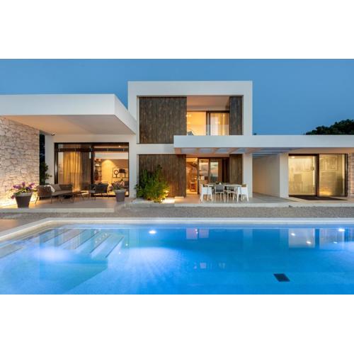 Villa Adoral