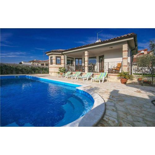 Villa Adry