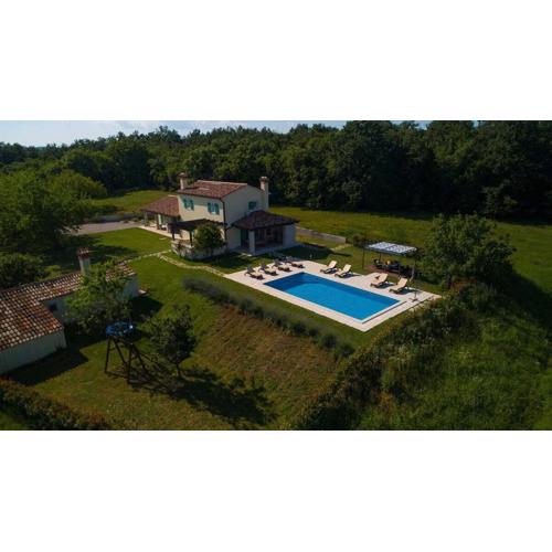 Villa Agnese, a charming pool villa surrounded by nature