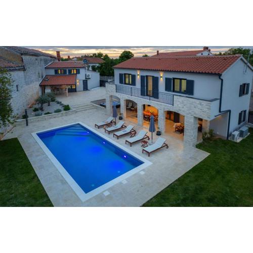 Villa Ajda with heated privat pool, jacuzzi, sauna, 4 bedroom, 4 bathroom