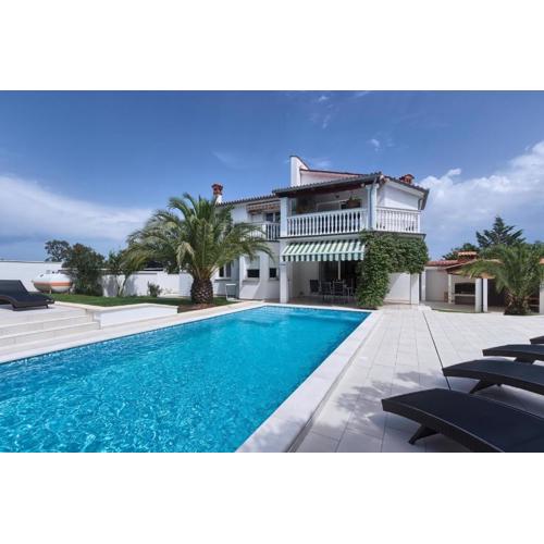Villa Ajda