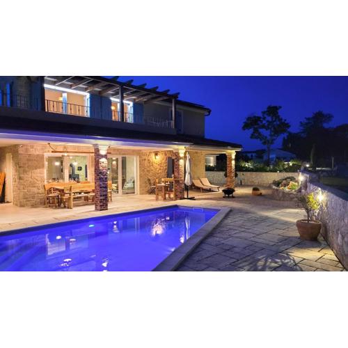 Villa Alara - charming villa with heated swimming pool