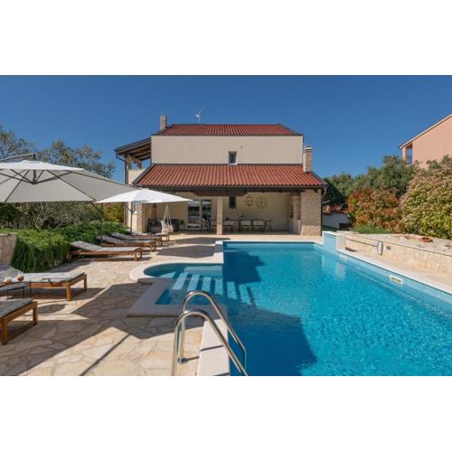 Villa Allegra Istriana in Fazana with sea view & spa