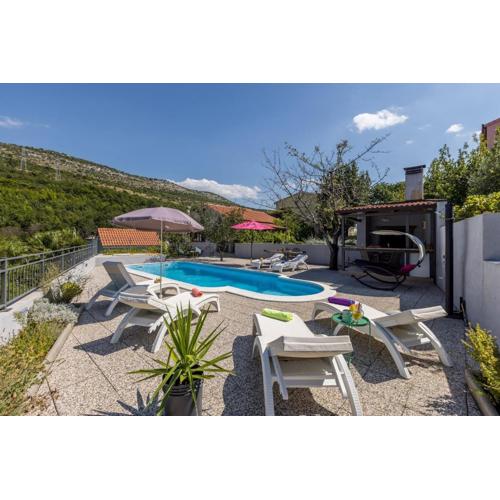 Villa Almond near Omis, private pool