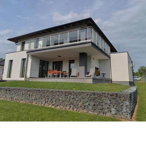 Villa Almond
