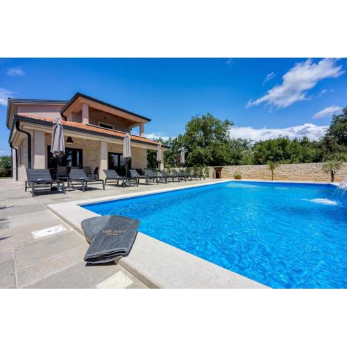 Villa Alves with Private Pool