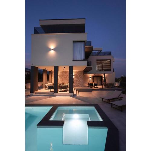 Villa Amare Apartments
