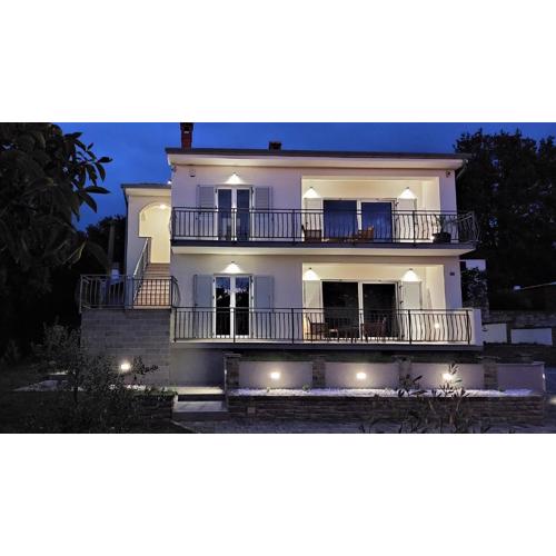Villa Amoena with Pool and Sauna