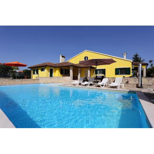 Villa Ana with large pool