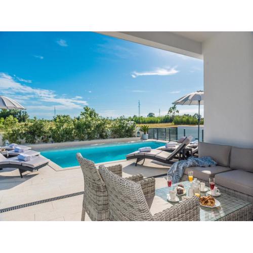 Villa Ana,luxury wellness villa with heated pool and jacuzzi