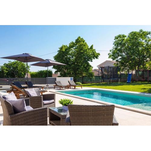 Villa Anavi Mit Privatem Pool Und Großem Garten