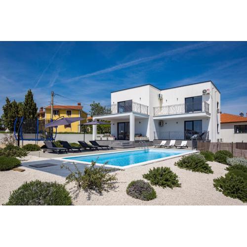 Villa Angie in Central Istria for 10 persons with private heated pool & kids playground