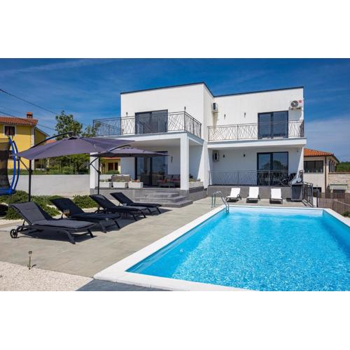Villa Angie with Heated Pool