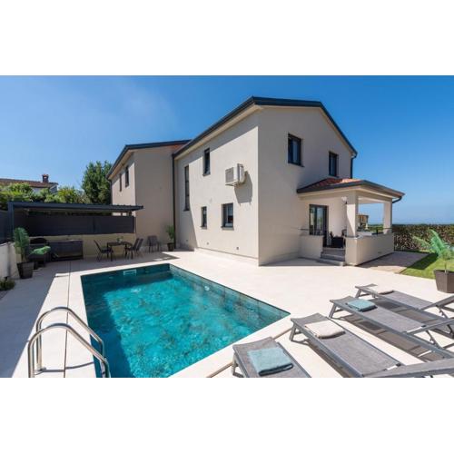 Villa Anika