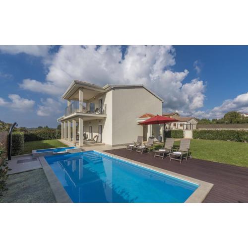 Villa Anita for 7 people near Poreč with private pool and beautiful garden