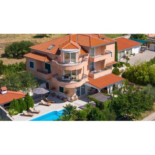 Villa ANITA with private pool, gym, 6 bedrooms, sea view