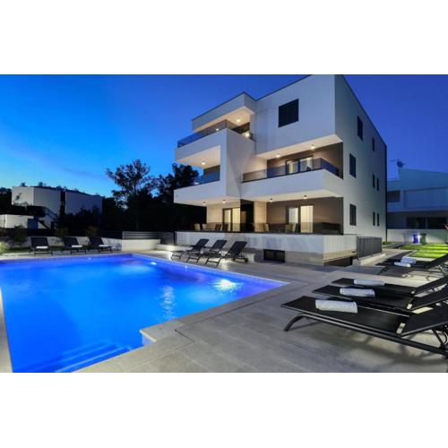 Villa Ankora 1 with heated pool