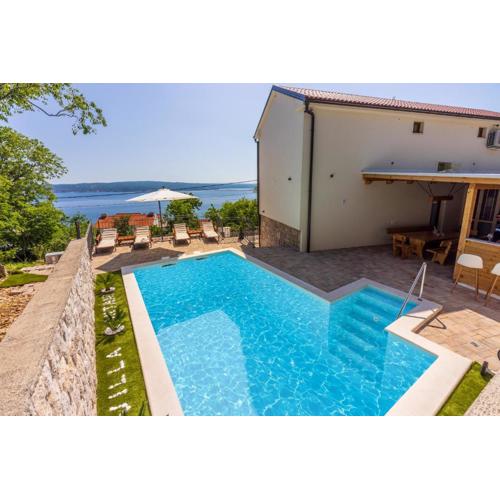 Villa Antani with heated pool, sauna & jacuzzi