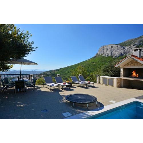Villa Anteana with view and pool of 60m2