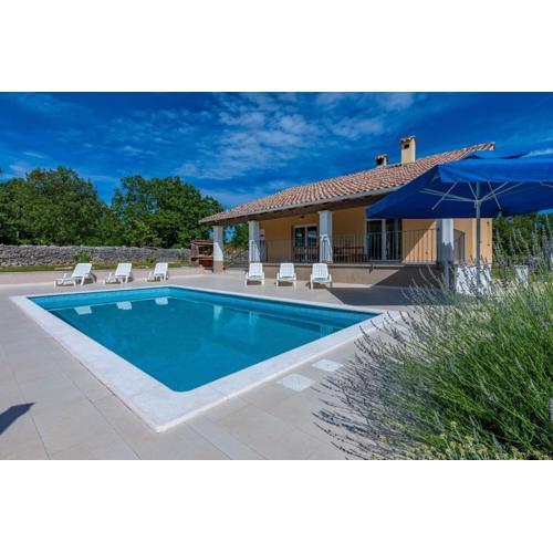 Villa Antonia, a beautiful pool villa in a large 1900 sqm garden