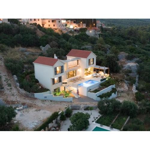 Villa Aurora