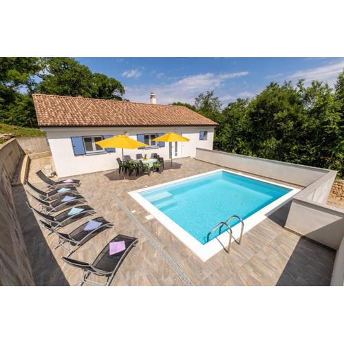 Villa Aurora