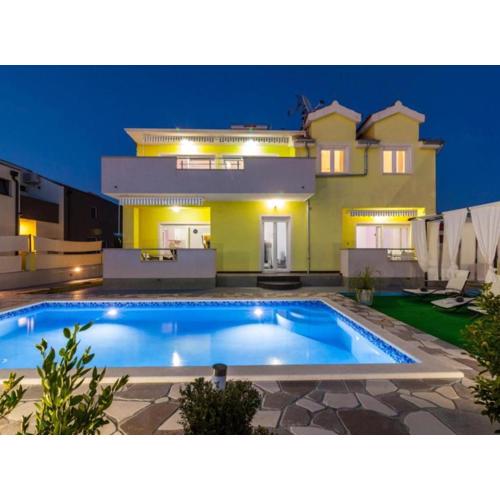Villa Ava