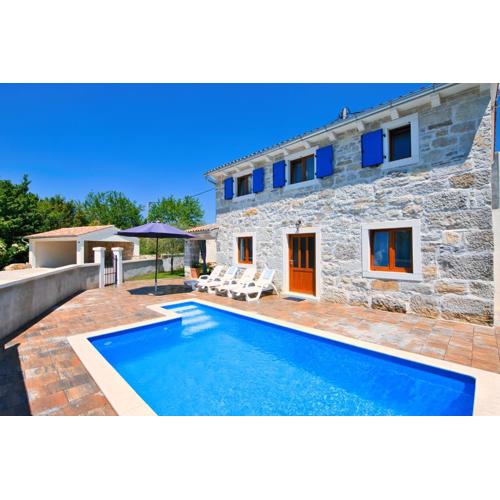 Villa Azi, a cozy mediterranean hideaway, peaceful and fenced