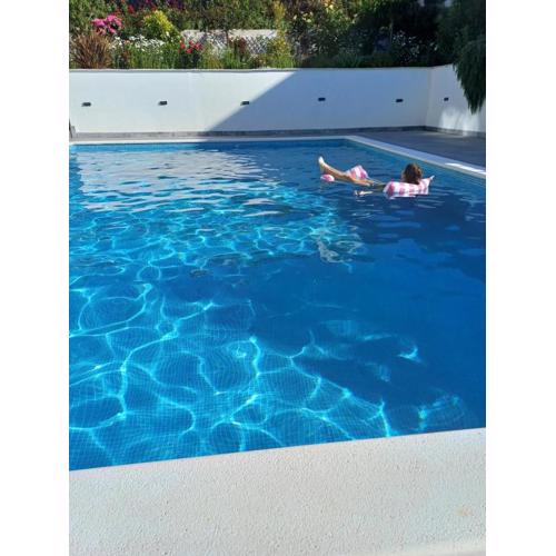Villa Barbara & Zoran with free parking and heated swimming pool