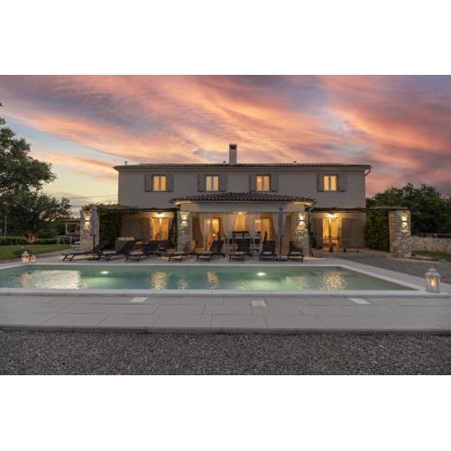 Villa Batelica with large garden, kids playground and private pool