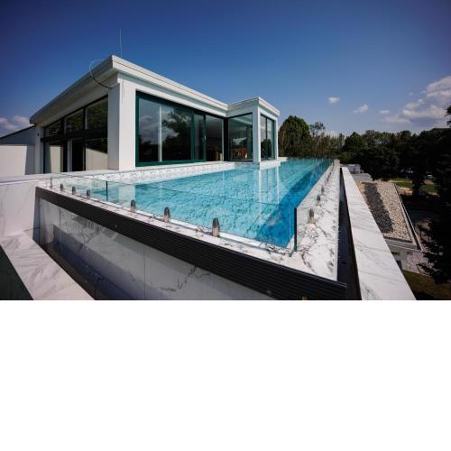 Villa Bauhaus Wellness Apartman Fsz. 1