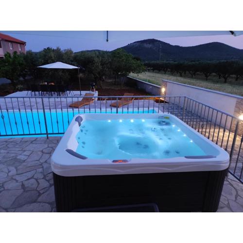 Villa bazen,jacuzzy