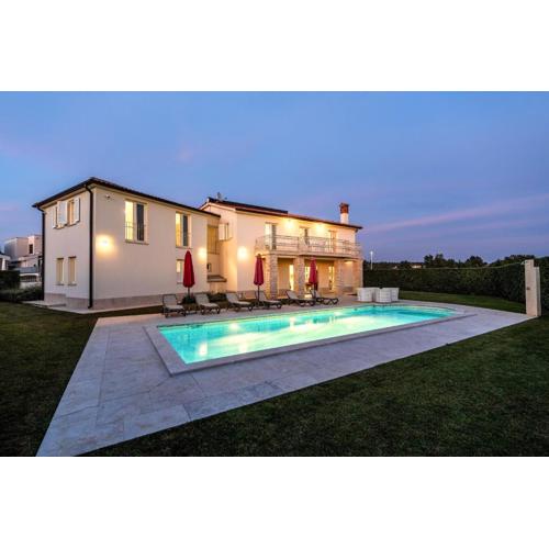 Villa Bincila for 12 people near Poreč with sea view & beautiful garden