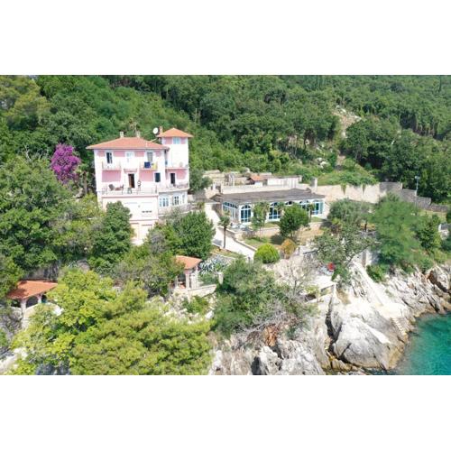 VILLA BISER