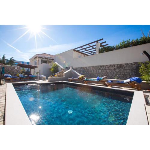 Villa Blue Diamond