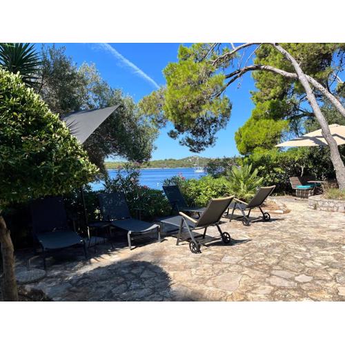 Villa Bocca Falsa & boat mooring