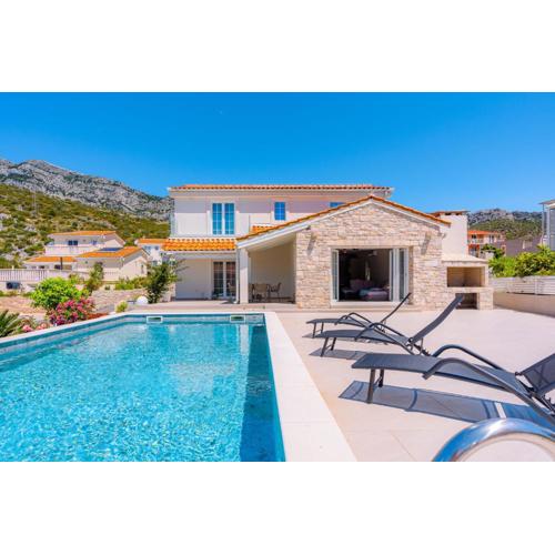 Villa Bohemica with Private Heated Pool