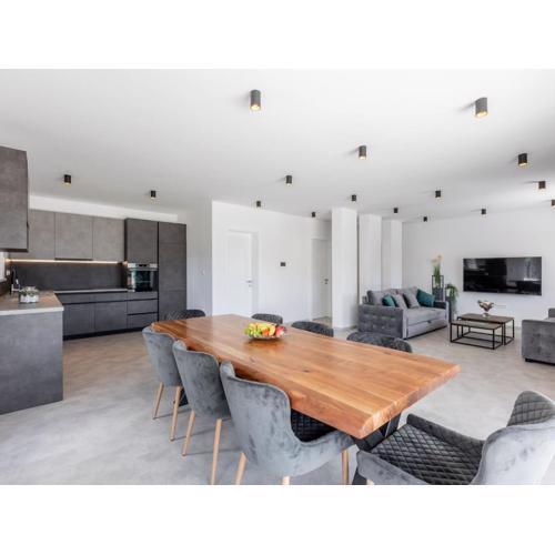 Villa Bonce - Five Bedroom Villa with Private Swimming Pool