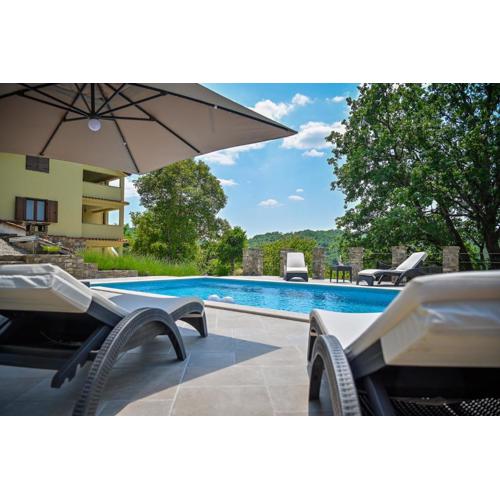 Villa Brbon - Serene Getaway