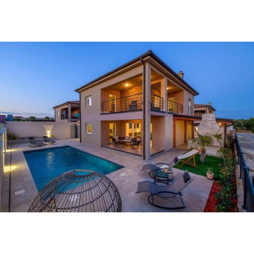 Villa Brionika mit Pool