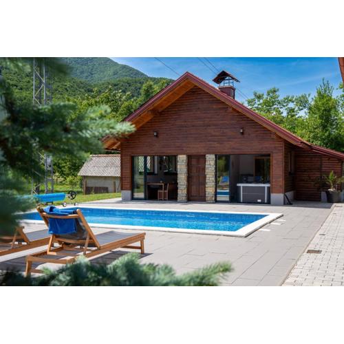 Villa Brusiana with heated pool