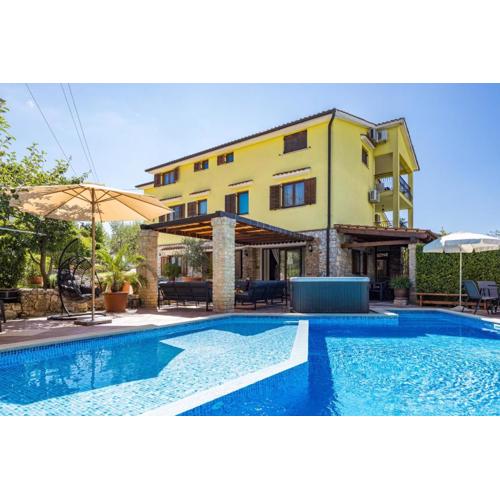 Villa Bucks near Poreč for 20 persons with Sea View, Whirlpool, Sauna & Fitness